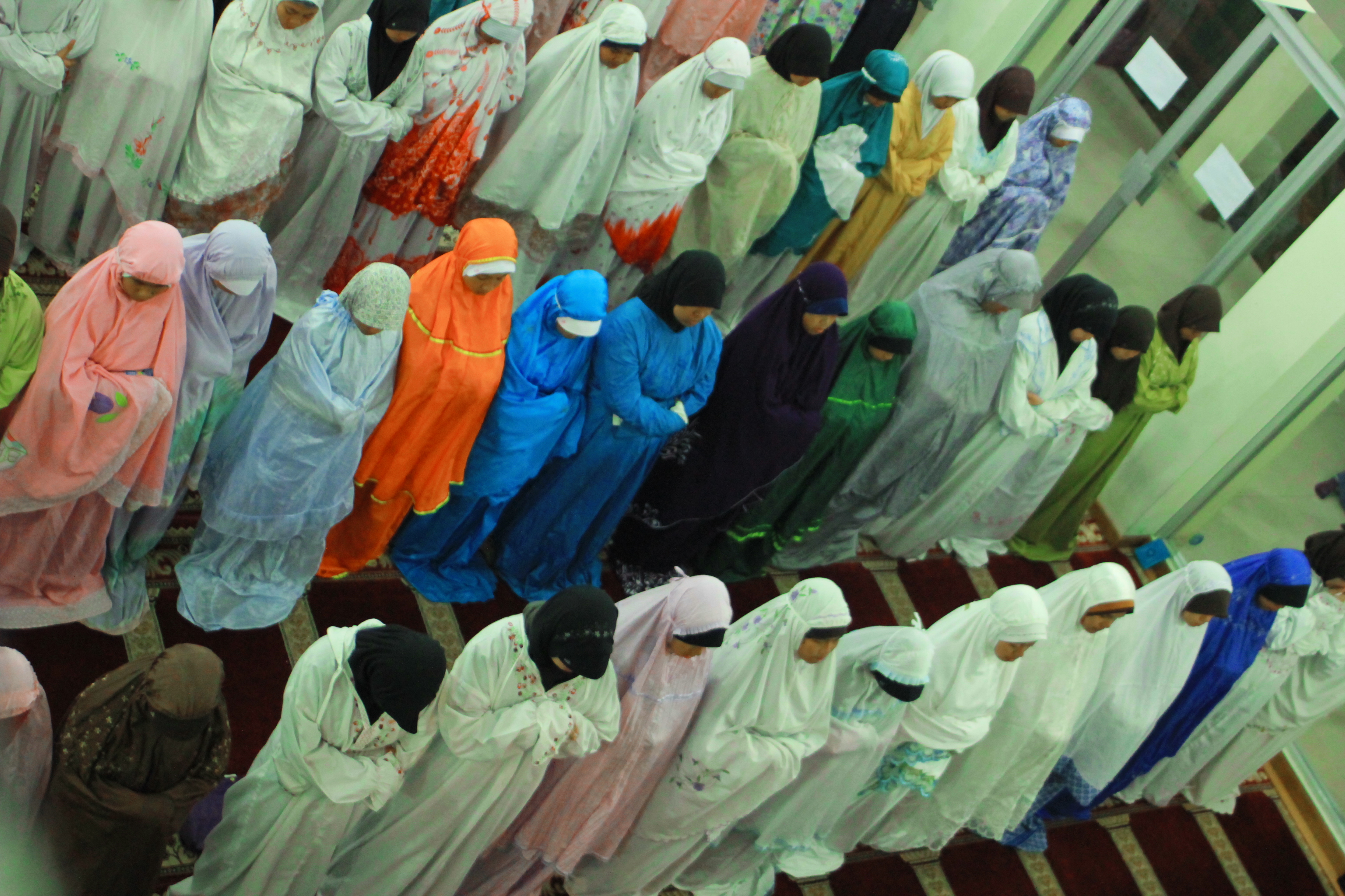 QIYAMULLAIL BERJAMAAH THOLIBAH